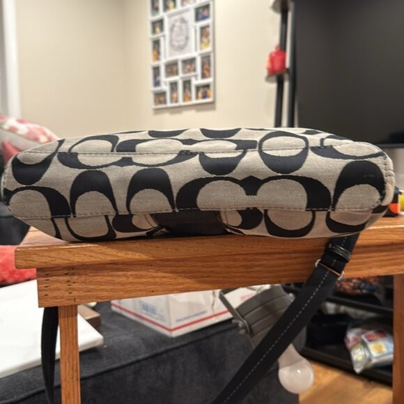 Coach Signature Stripe Foldover Tote (With 2 Hang Tags)(E1380-F23304) EUC - Picture 14 of 17